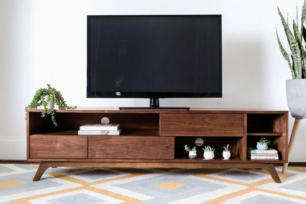 مقایسه میز تلویزیون کلاسیک چوبی با مدرن