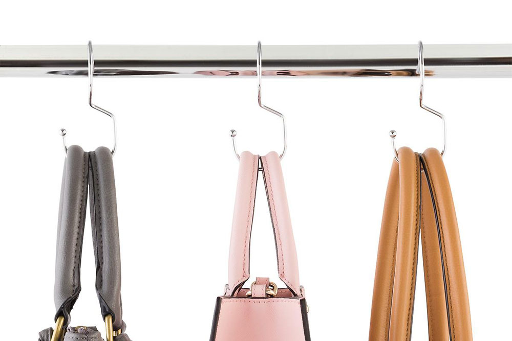 آویز کیف در کمد: با قلاب