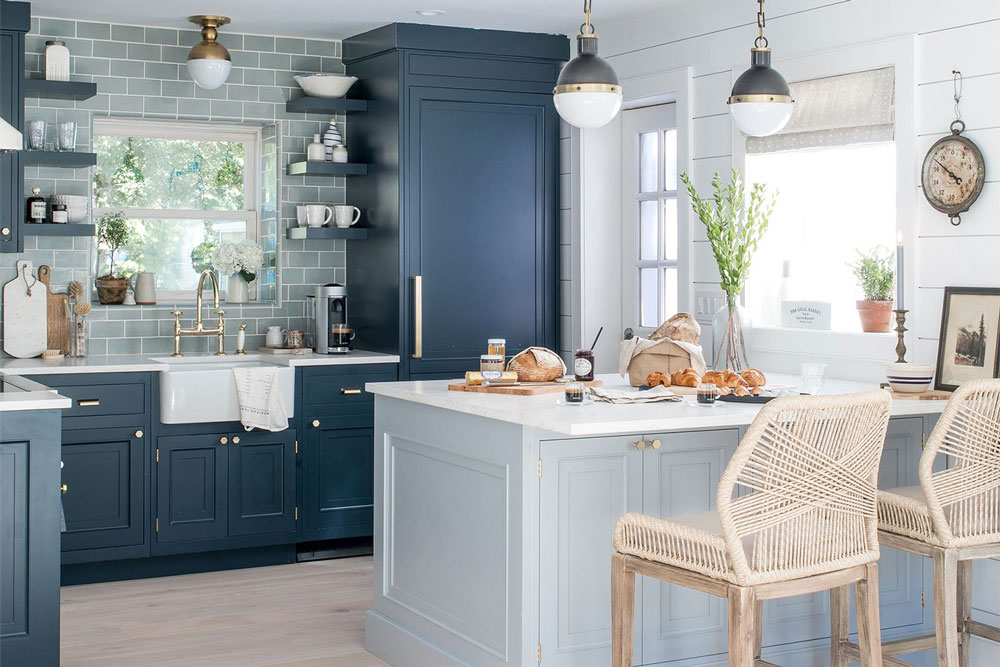 رنگ بندی های گلاس: آبی کم رنگ و آبی پر رنگ