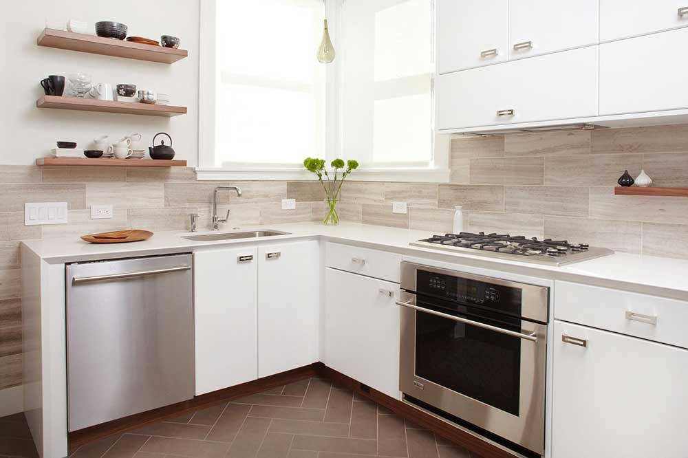 چیدمان آشپزخانه های کوچک : رنگ روشن